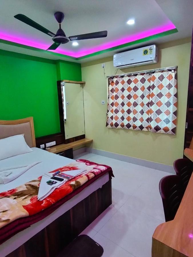 Roxy Hotel *
