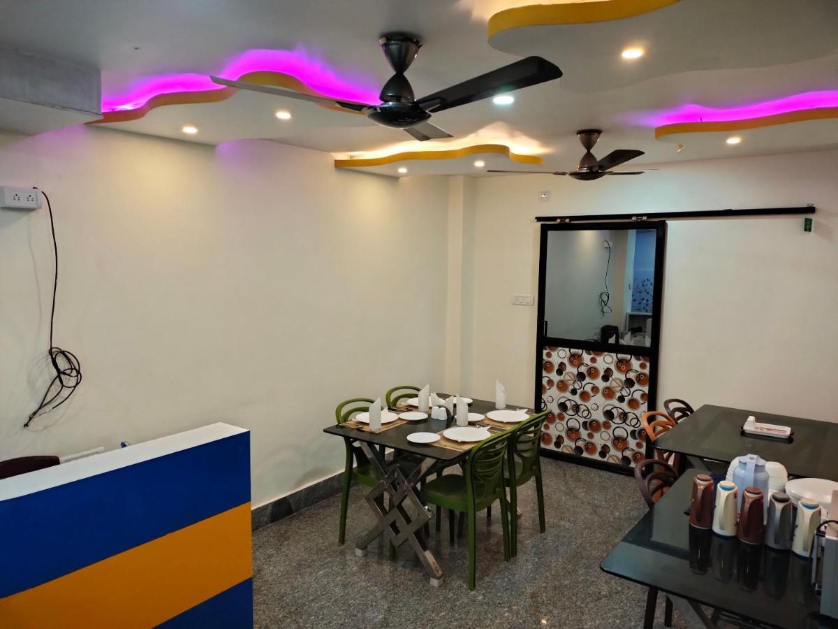 Roxy Hotel *