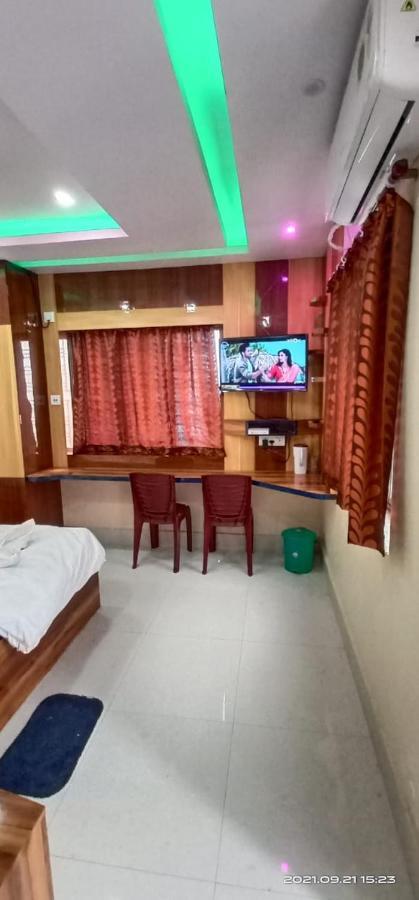 Roxy Hotel *